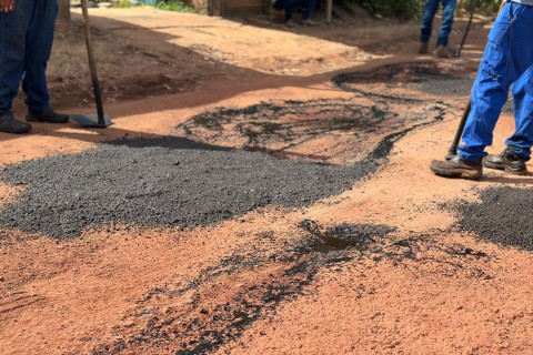 Segunda-feira de manutenção urbana em Barra do Garças!