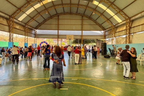 *Forró da Melhor Idade retorna com música, dança e integração em Barra do Garças* 👴🏻💃🏻✨🎉👵🏽