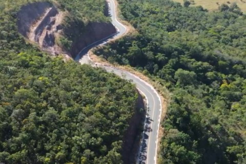 *Asfalto na Serra do Roncador avança e ultrapassa 85% de execução*  🛣️🏞️🚧🚜📈