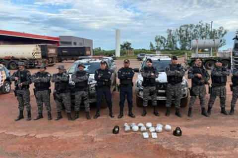 Força Tática apreende mais de 8 quilos de drogas na BR-070, em General Carneiro - Magal Giro de Notícia Leia mais: https://magalgirodenoticia.com/noticia/3547/forca-tatica-apreende-mais-de-8-quilos-de-drogas-na-br-070-em-general-carneiro.html