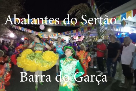 O GRUPO FESTRILHA DE BARRA DO GARÇAS ABALANTES DO SERTÃO FES UMA APRESENTAÇÃO NA VILA SANTO ANTONIOEM BARRA DO GARÇAS