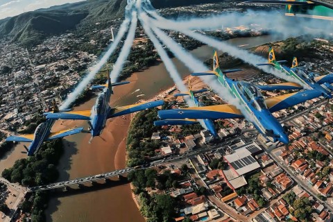 Neste ultimo sábado dia 12 de Julho de 2025 na Arena do Porto do Baé uma grande apresentação da Esquadrilha da Fumaça. Veja o video e fotos.