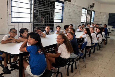 *Prefeitura de Barra do Garças instala climatizadores em refeitórios das unidades de ensino do município* 🏫🥣🌬