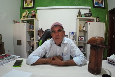 JP fala com Prefeito Adelcino Lopô sobre sua Pré Candidatura a Deputado Estadual e fala com o Vice-Prefeito Luciano Costa
