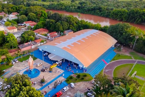 Foi reinaugurado nesta quarta-feira o Ginásio de Esporte Arnaldo Martins em Barra do Garças.