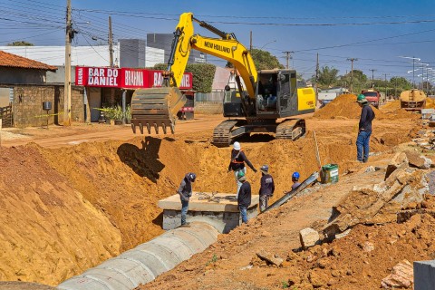 *Reforço na drenagem da Avenida Amazonas marca nova fase de urbanização no Nova Barra* 🏗🚧✅