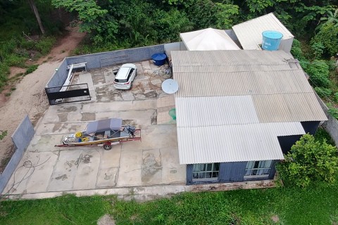 Vende se um Rancho as margens do Rio Araguai em Araguaiana MT