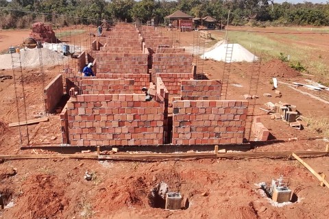 Prefeito mostra  fala das casas Populares que o governo do estado esta fazendo em Pontal do Araguaia