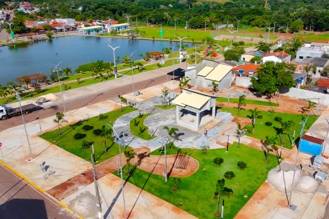 JP mostra mais uma praça sendo contruida em Pontal do Araguaia. Praça da Feira em frente o Lago de Pontal.
